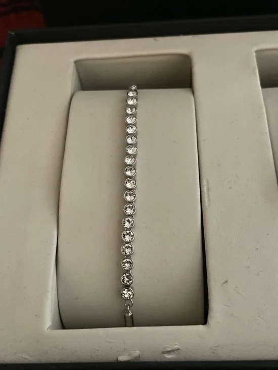 Beautiful Bulova Gift Set - Picture 6 of 11